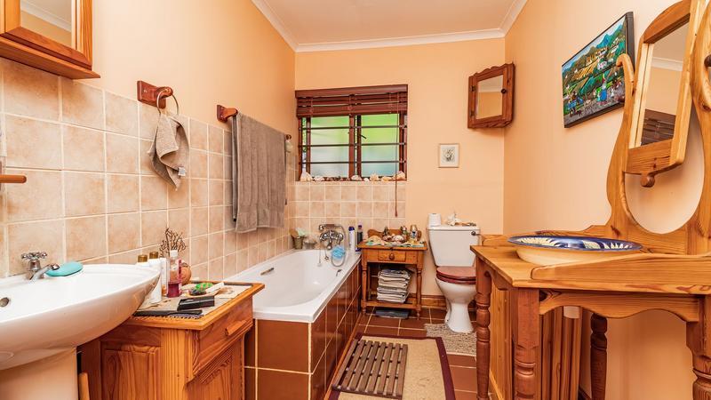 6 Bedroom Property for Sale in Outeniqua Strand Western Cape